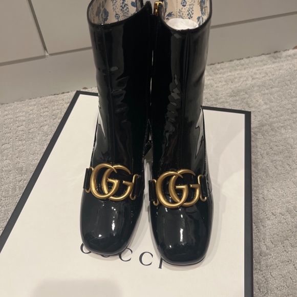 Gucci GG Marmont Patent Leather Ankle Bootie Size 37 1/2, US 7.5 - Picture 5 of 5